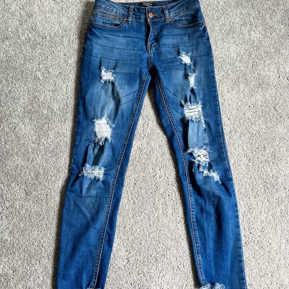 NEW Forever 21 Ripped Jeans